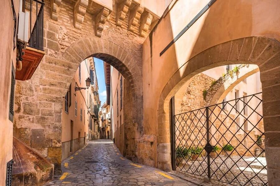 Palma de Mallorca: Small-Group Tour & Fast-Track Cathedral - Entering La Seu with fast-track access