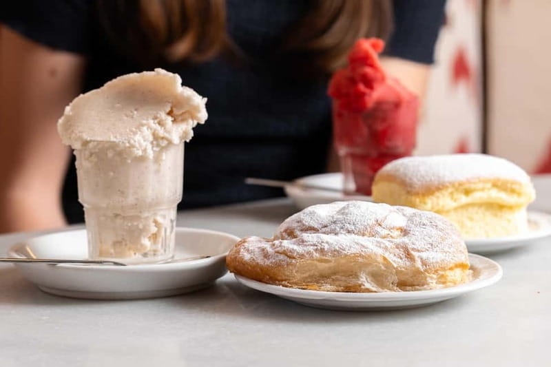 Palma de Mallorca: Traditional Mallorcan Food Tour - Walking ten minutes to Mercado del Olivar