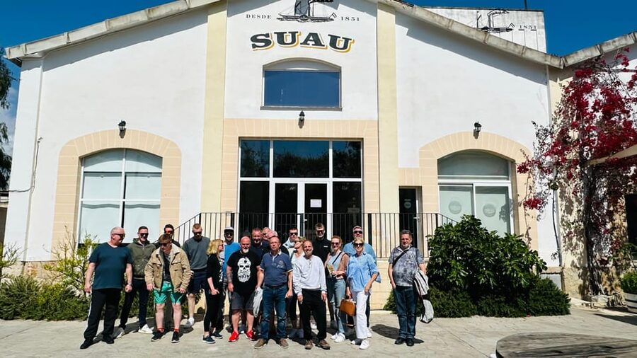 Palma: Distillery Tour with 3 Spirits and Tapas Tasting - Pairing aged brandy with gourmet tapas