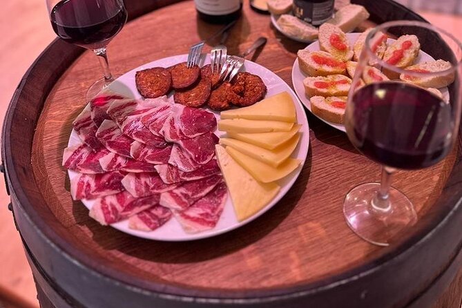 Palma Evening Tapas Walking Tour with Pinchos & Drinks - Evening life around Palma’s bars and restaurants