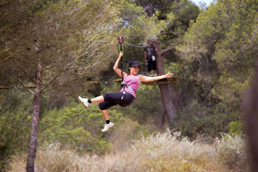 Palma: Family or Sports Course Adventure at Forestal Park - Working through the circuits