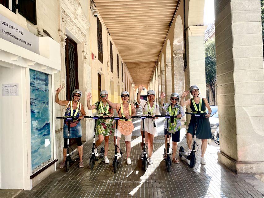 Palma: Guided 1.5 H city tour on Electric scooter - Key points at a glance