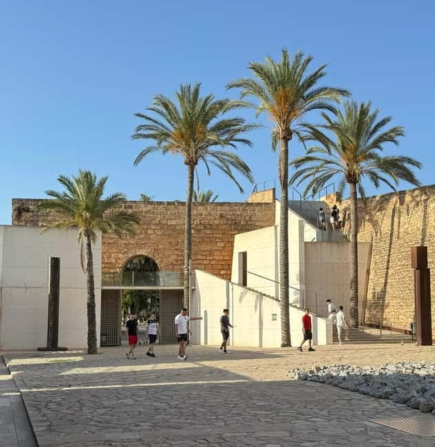 Palma in person and away from the crowds - Palma’s old town, seen at walking pace