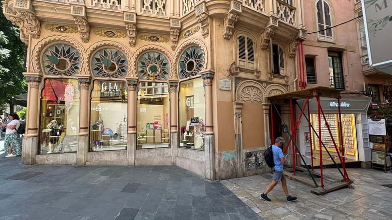 Palma in person and away from the crowds - Quiet squares and narrow lanes