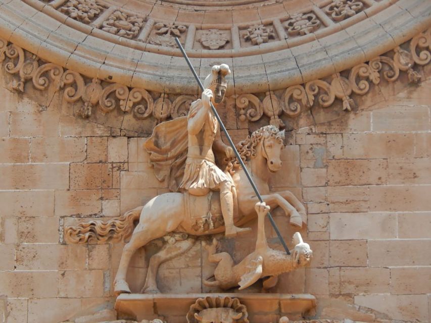 Palma old town for the first time - Sant Francesc Basilica and the quieter details