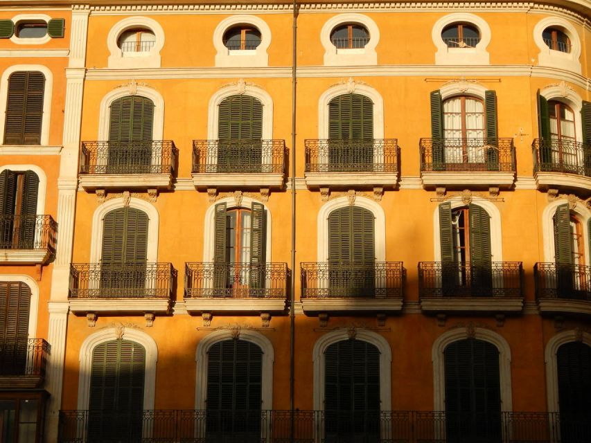 Palma old town for the first time - Should you book the Palma old town tour?