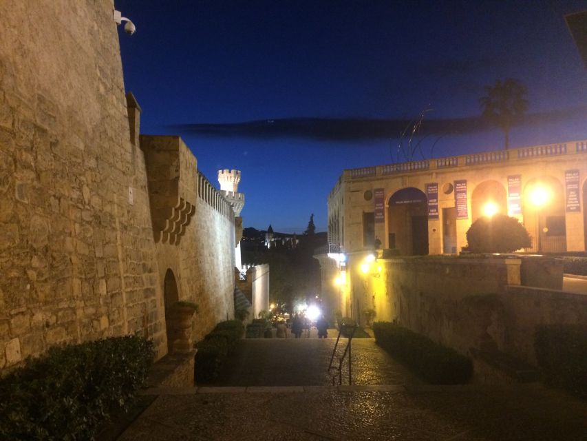Palma Old Town Sunset Tour and Food Tastings - Palma Cathedral and La Almudaina