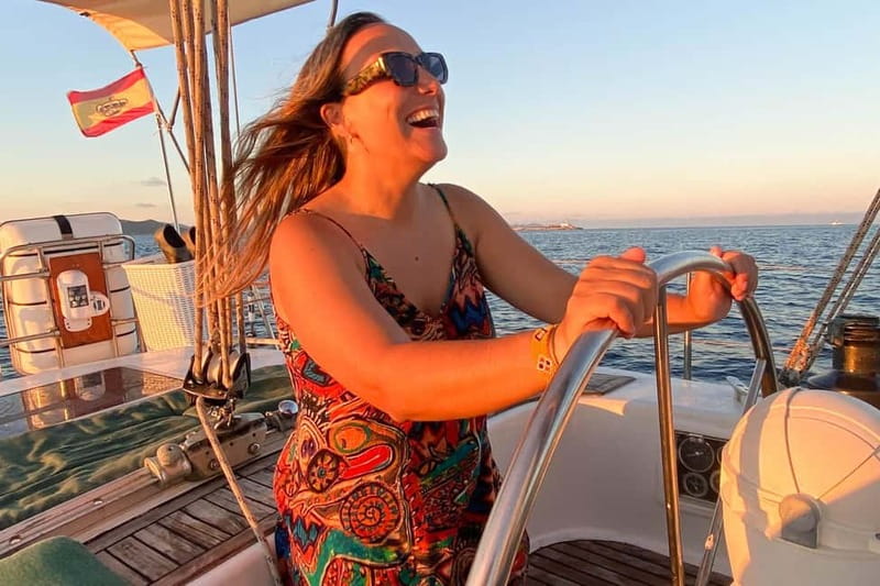 Palma: Private Half-Day Sailing Trip with Tapas & Drinks - What the $147 price really covers