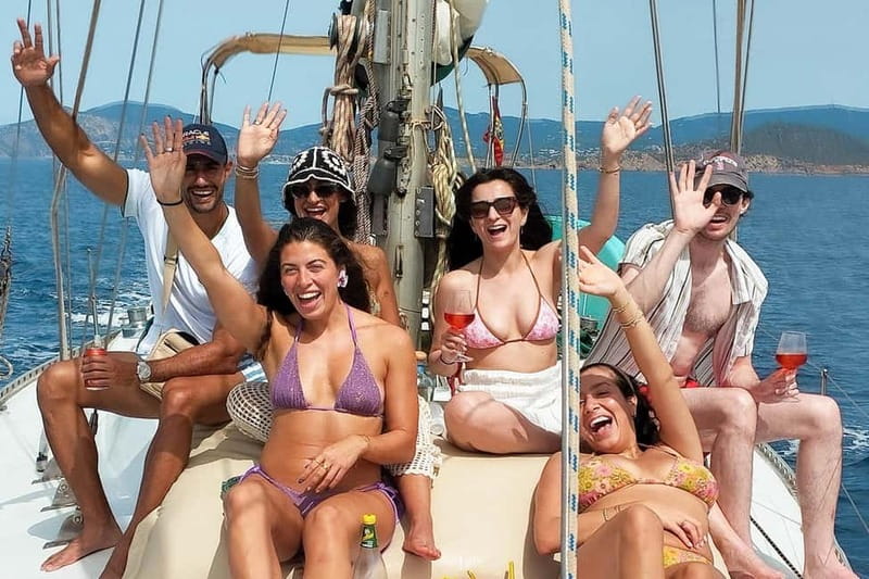 Palma: Private Half-Day Sailing Trip with Tapas & Drinks - Cala Major and the first hour on the coast