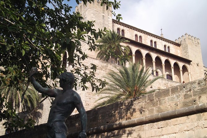 Palma's Alternative History: A Self-Guided Audio Walk - Beginning beside Palma’s sea wall at Parc de la Mar