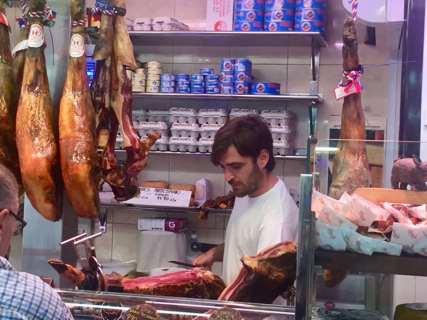 Palma: Walking Tour with Mediterranean Delicacies - Key points at a glance