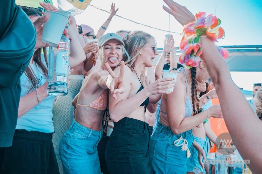 Playa de Palma: Boat Party with DJ, Buffet and Entertainment - Key points to know before booking