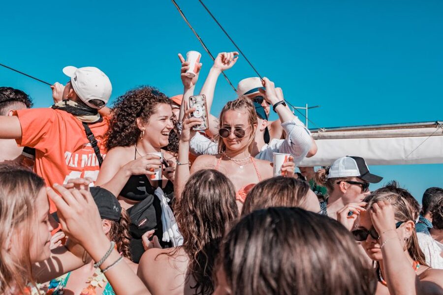 Playa de Palma: Boat Party with DJ, Buffet and Entertainment - From Playa de Palma to Palma’s harbor