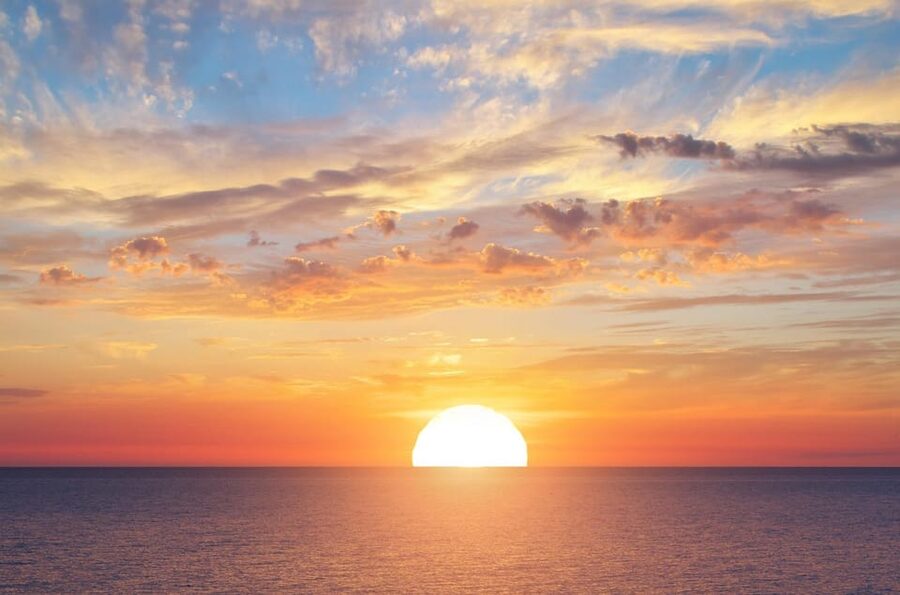 Pollença: Dolphin Watching Boat Excursion - Sunrise over Pollença Bay