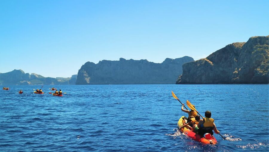 Pollença: Kayak and Coasteering Cliff Jumping - Timing, meeting point, and what to pack