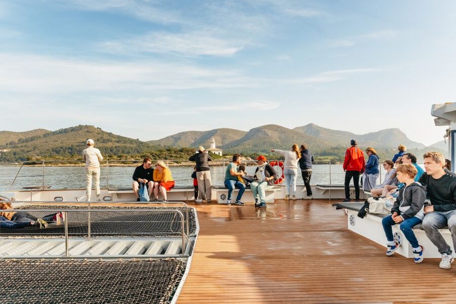 Port d'Alcudia: Sunrise at Sea & Dolphin Watching Boat Tour - What the included breakfast is really like