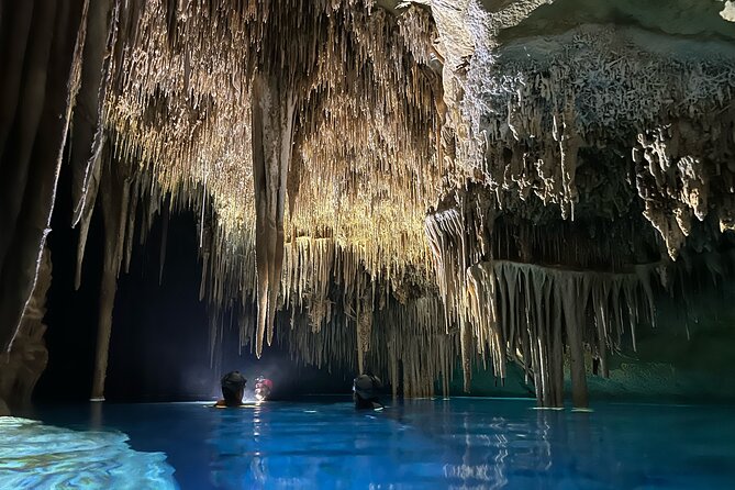 PREMIUM TOUR : Enjoy aquatic caves with caving guides - Swimming into the cave and entering its quiet rooms