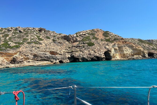 Private Half Day Sailing Boat Tour in Palma de Mallorca - Seeing Palma’s cathedral from the sea