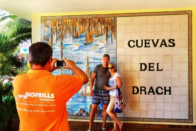 Private Tour: Mallorca Caves of Drach and Majorica Pearl Factory - The boat ride on Lake Martel