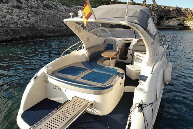 Private Tour of 4 hours at Sunset through the coves of Mallorca - Porto Cristo is your launch point