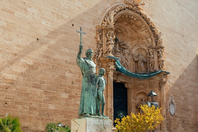 PRIVATE TOUR of Palma de Mallorca: Highlights & Hidden Gems - Almudaina gardens and the royal view
