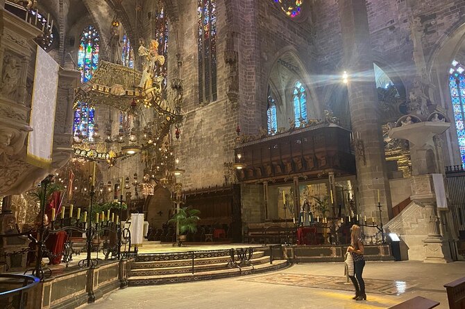 Private Tour: Palma de Mallorca Old Town, Palma Cathedral and Cruise - Almudaina Palace and the old city walls
