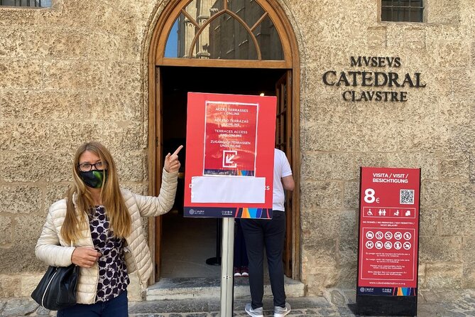 Private Tour: Palma de Mallorca Old Town, Palma Cathedral and Cruise - What private guiding adds to four hours