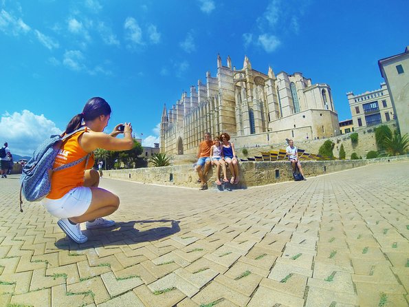 Private Tour: Palma de Mallorca Old Town, Palma Cathedral and Cruise - From the city streets to the Bay of Palma