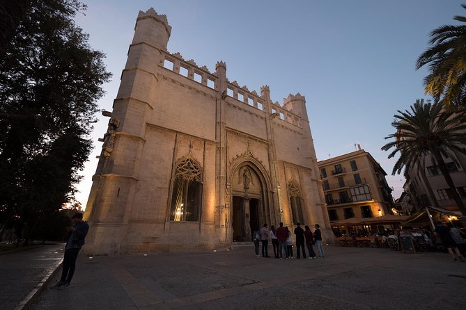 Private walking tour in Palma de Mallorca with local guides. - Royal power at the Almudaina Palace