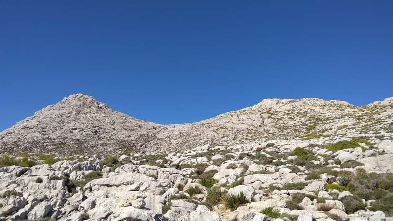 Puig Massanella , the highest accessible summit on Mallorca - Karst limestone and the changing view