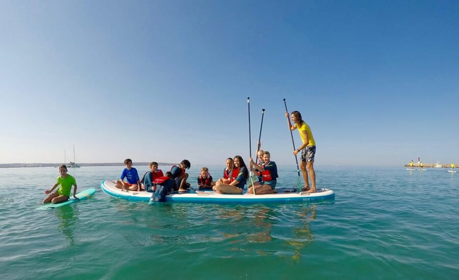 Rent a Giant Stand Up Paddle XXL for groups - Parking and arrival at BonaOna Surf School