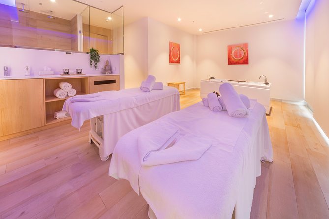 Romantic couple massage + SPA entry and private jacuzzi with cava - Starting with the indoor pool and water facilities