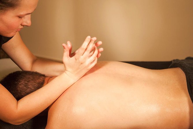 Romantic couple massage + SPA entry and private jacuzzi with cava - Location, access, and timing