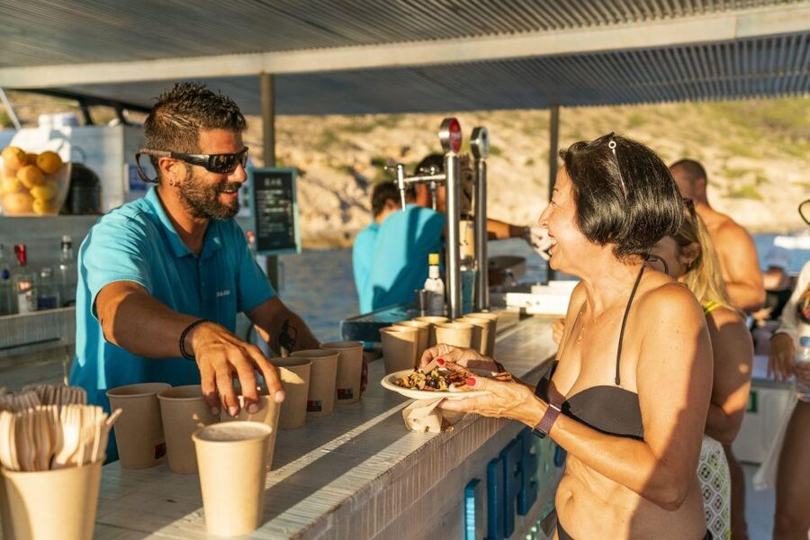 S'Arenal: Sunset Catamaran Cruise with BBQ - My take on the atmosphere and service