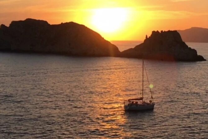 Sailing Trip in Santa Ponsa - A small boat feel on Santa Ponsa Bay