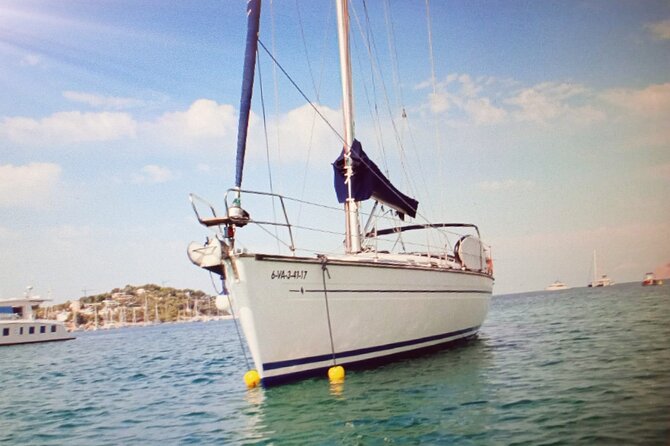 Sailing Trip in Santa Ponsa - Captain Alex sets the tone