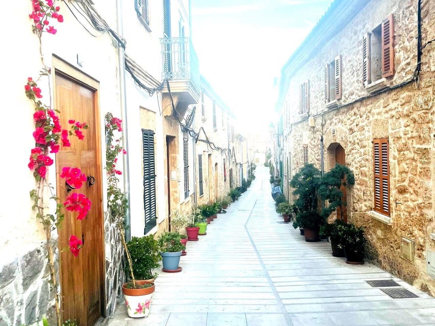 Santa Ponca: CoupleWalk, fun game and city walk for couples - What This Santa Ponça Game Really Is