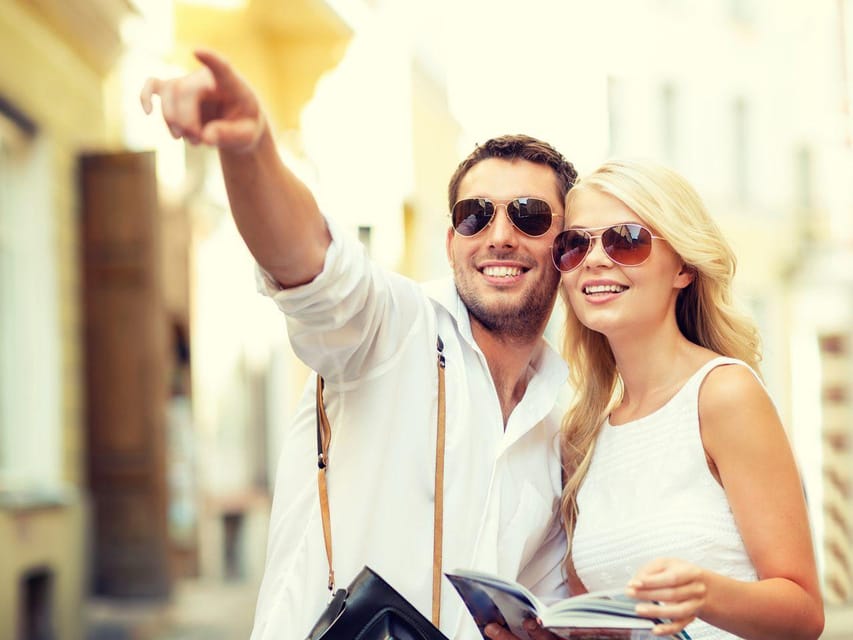 Santa Ponca: CoupleWalk, fun game and city walk for couples - Starting Near the Beach and Finding the Route
