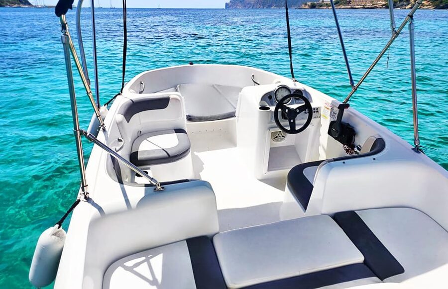 Santa Ponsa: 2-8 Hour Boat Rental (No License Needed) - Finding the pier beside Playa Grande