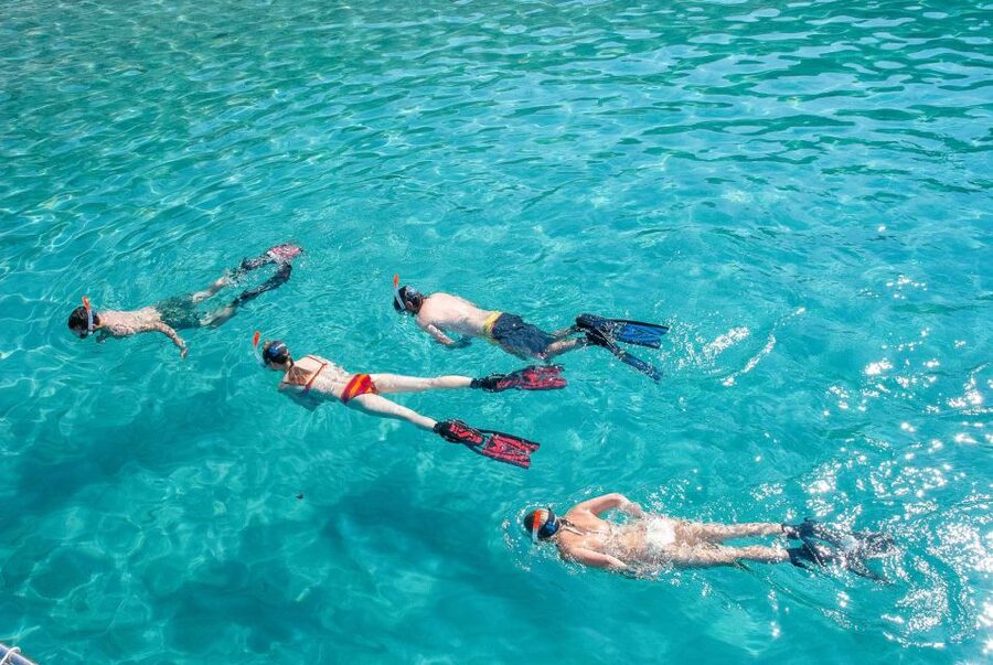 Santa Ponsa: Snorkeling Tour in a Marine Reserve - The return to the center and a welcome hot shower