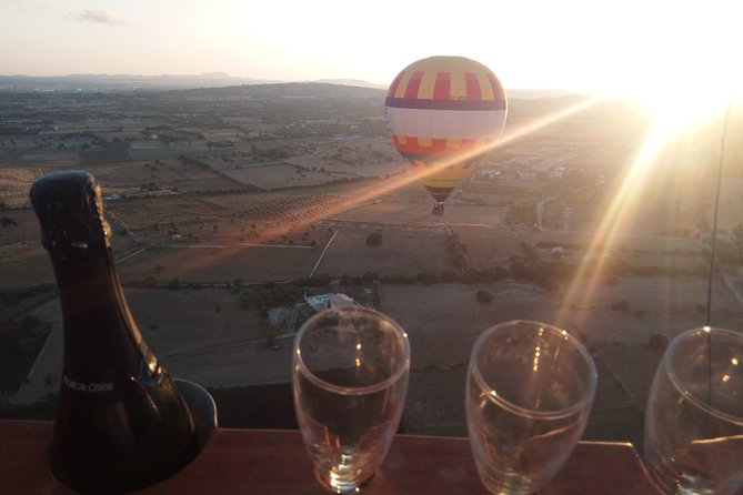 Sunrise and Sunset Experience Hot Air Balloon Ride Mallorca - Watching the balloon take shape