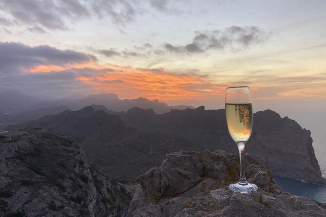 Sunset Tour to Formentor - Small group size and the guide’s role