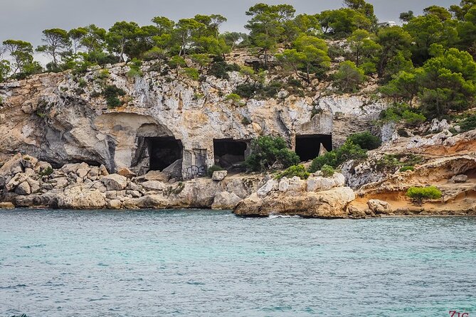 Tour Beach Portal Vells, Cave Portal Vells. - Key points to know before booking